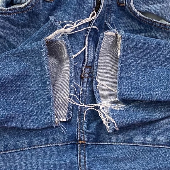 Madewell The High-Rise Slim Boyjean Step Hem Slim Boyfriend Distressed Jeans 24 - Picture 14 of 16